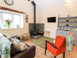 Cut Moch, Plas Moelfre Hall Barns