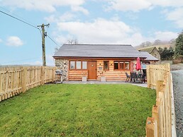 Cut Moch, Plas Moelfre Hall Barns