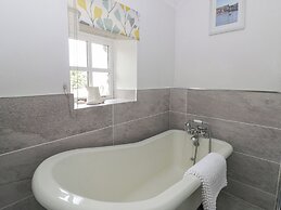 Dewi Villa