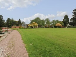 Lakeside Village Lodges & The Potting Shed