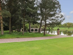 Lakeside Village Lodges & The Potting Shed