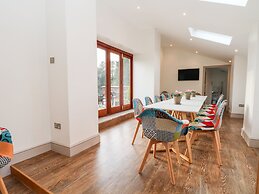 Lakeside Village Lodges & The Potting Shed