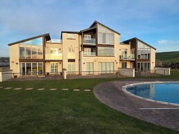 7 Ocean's Edge