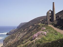 Idlewild, 2 Wheal Turnavore