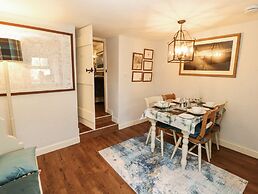 Corner Cottage
