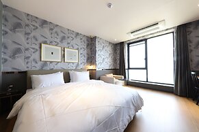 Brown Dot Hotel Jungja Beach