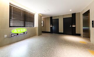 Brown Dot Hotel Jungja Beach