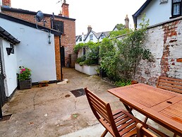 2 Ashby Place