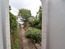 2 Ashby Place
