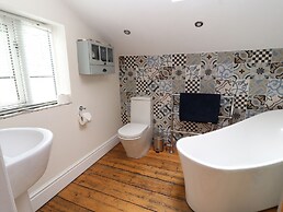 2 Ashby Place