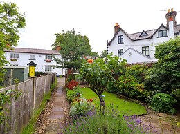 2 Ashby Place