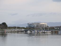8 Marina View
