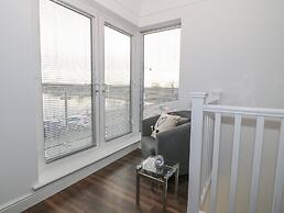 8 Marina View