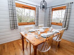 Snowy Owl Lodge