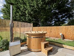 Halmore Pod