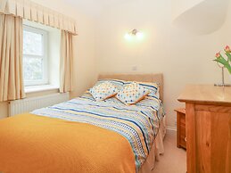 8 Coastguard Cottages