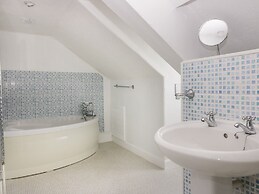 Trevena Lodge