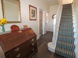 Whinstones at 4 The Villas