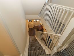 Whinstones at 4 The Villas