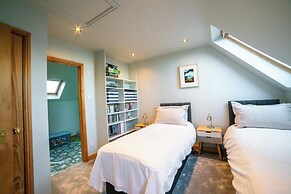 Whinstones at 4 The Villas