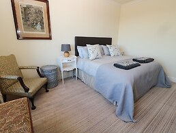 Whinstones at 4 The Villas