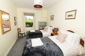 Whinstones at 4 The Villas