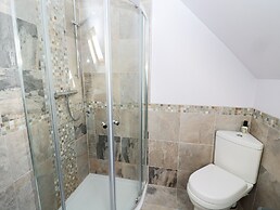 Whinstones at 4 The Villas