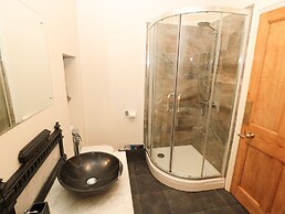 Whinstones at 4 The Villas