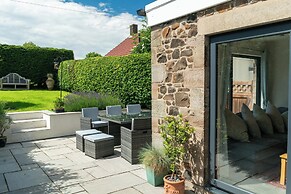 Whinstones at 4 The Villas