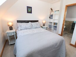 Whinstones at 4 The Villas