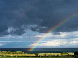 Whinstones at 4 The Villas