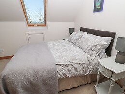 Whinstones at 4 The Villas