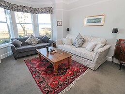 Whinstones at 4 The Villas