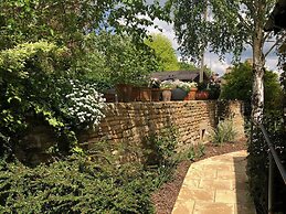 1A Erneston Crescent