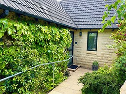 1A Erneston Crescent