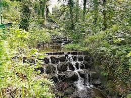 Llys Madoc, The Top Flat