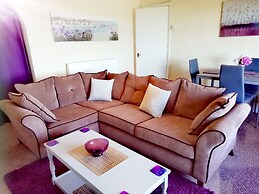 Llys Madoc, The Top Flat