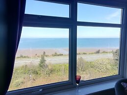 Llys Madoc, The Top Flat