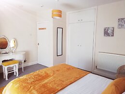 Llys Madoc, The Top Flat