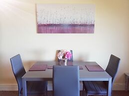 Llys Madoc, The Top Flat