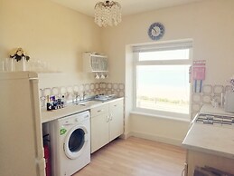 Llys Madoc, The Top Flat