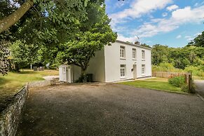 9 Copes Gardens