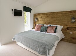 Ash Lodge