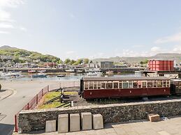 1 South Snowdon Wharf