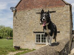 Kingfisher, 2 The Old Stables