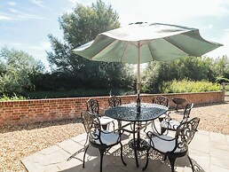 Kingfisher, 2 The Old Stables