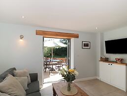 Kingfisher, 2 The Old Stables