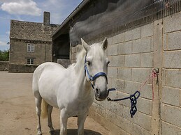 Kingfisher, 2 The Old Stables