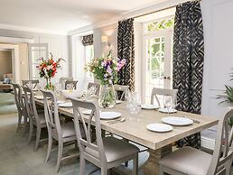 Culdrose Manor