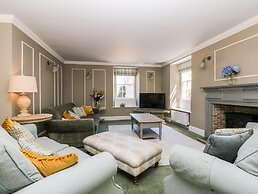 Culdrose Manor